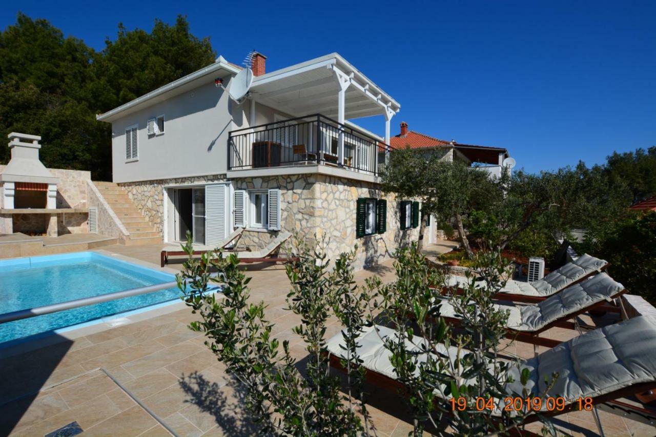 Sealodge - Luxe Villa, Private Pool, Mooring, Parking, Sea & Mountain View, At 150 M From Idyllic Private Beach Rogač Exterior foto