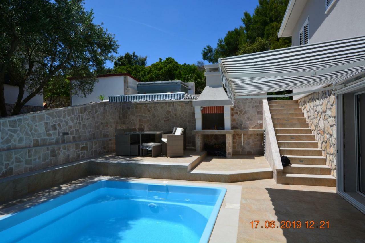 Sealodge - Luxe Villa, Private Pool, Mooring, Parking, Sea & Mountain View, At 150 M From Idyllic Private Beach Rogač Exterior foto